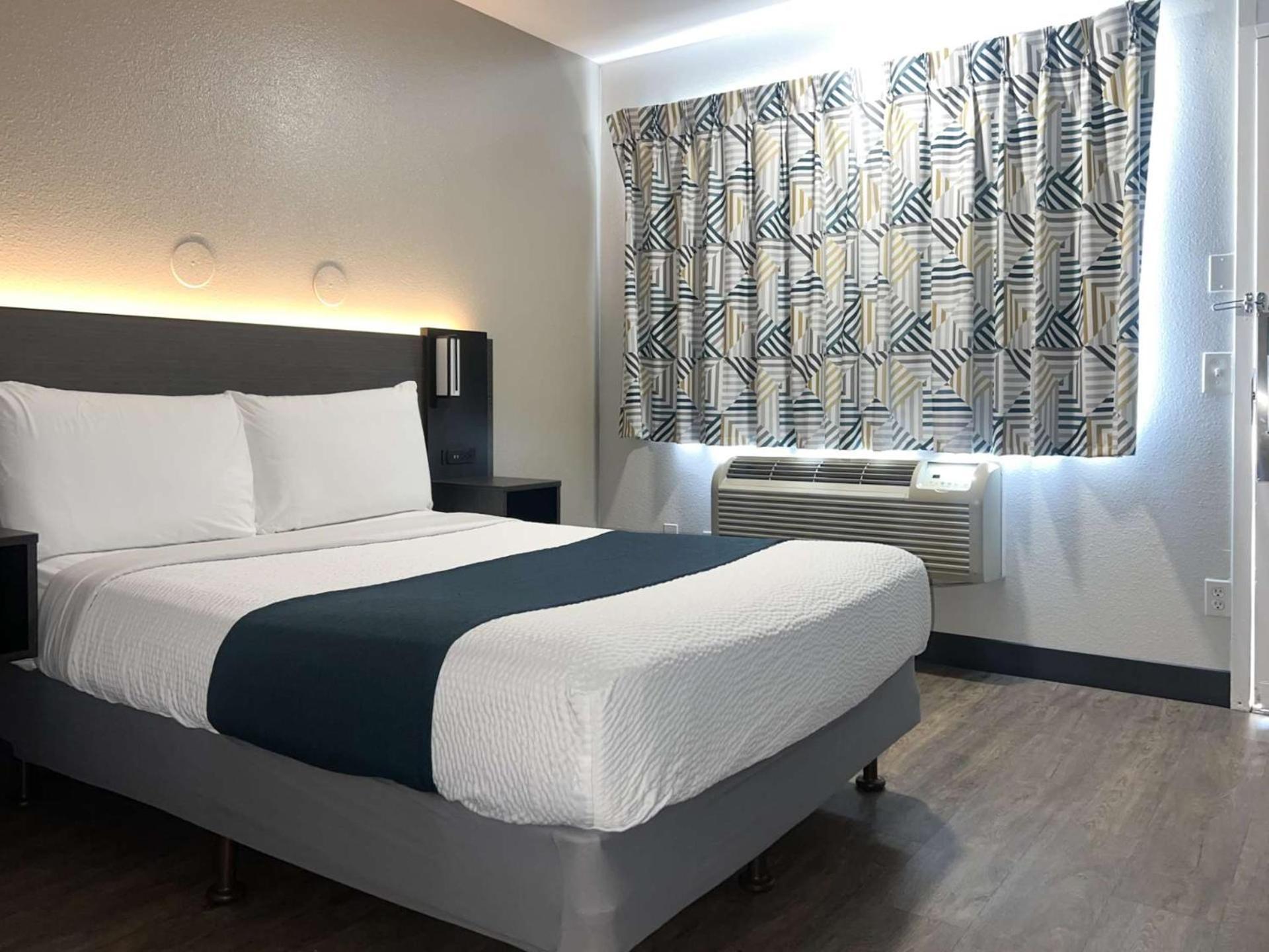 Hotel 6-tulare, Ca Tulare
