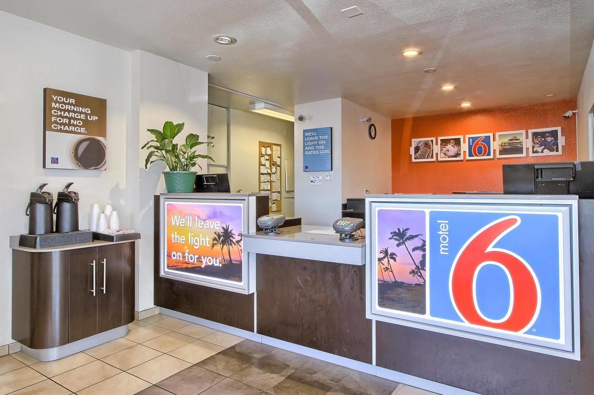 Hotel 6-tulare, Ca