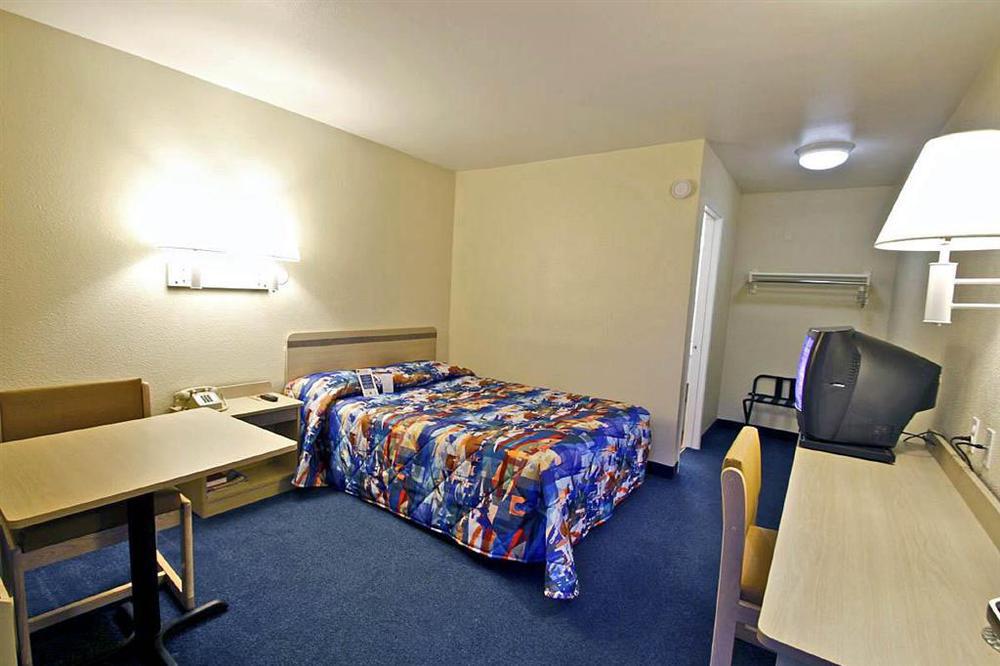 Hotel 6-tulare, Ca Tulare