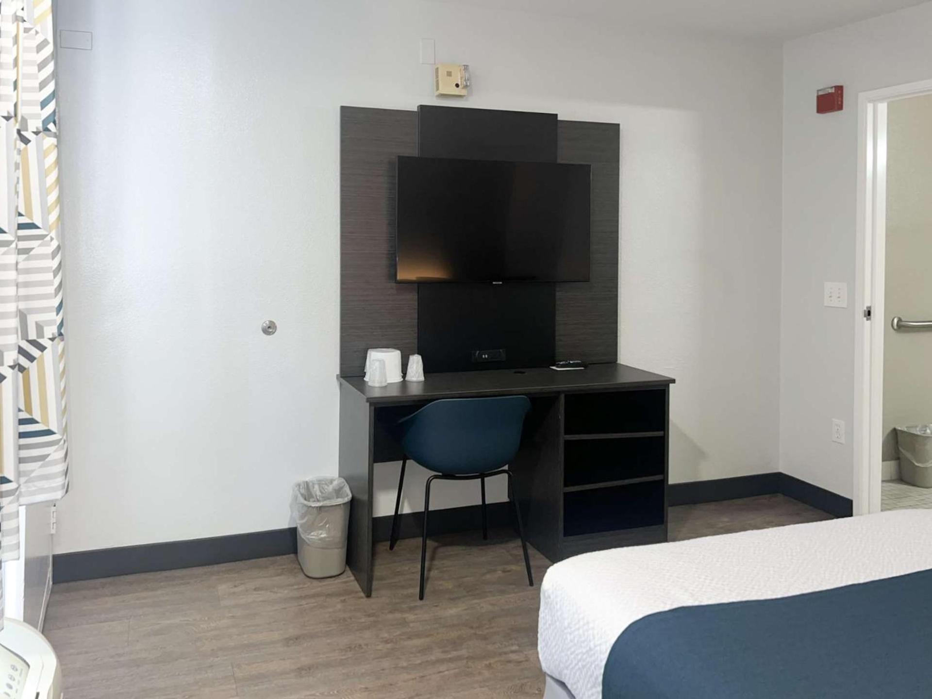 Hotel 6-tulare, Ca Tulare